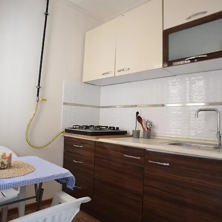 Madame Müjgan * İzmir