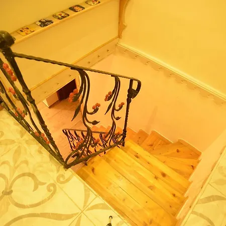 Madame Müjgan İzmir